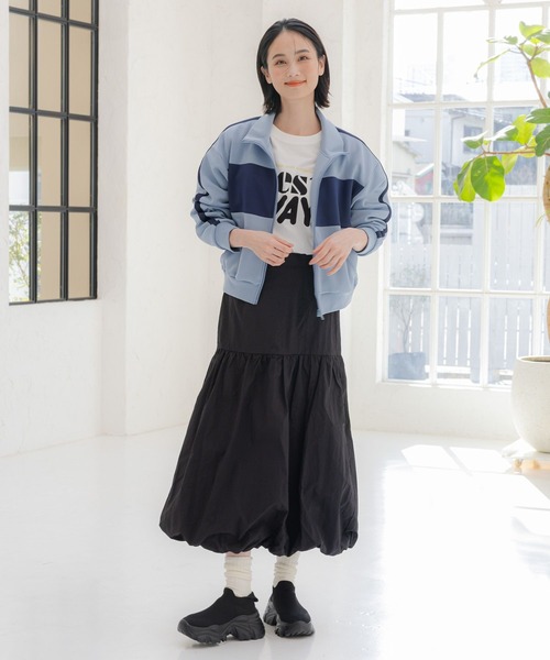 LAKOLE(ラコレ)の「グログランバルーンスカート / 106661(スカート・レディース・ライトブルー/ブラック/ライトベージュ・SMALL/MEDIUM)」の4枚目の写真