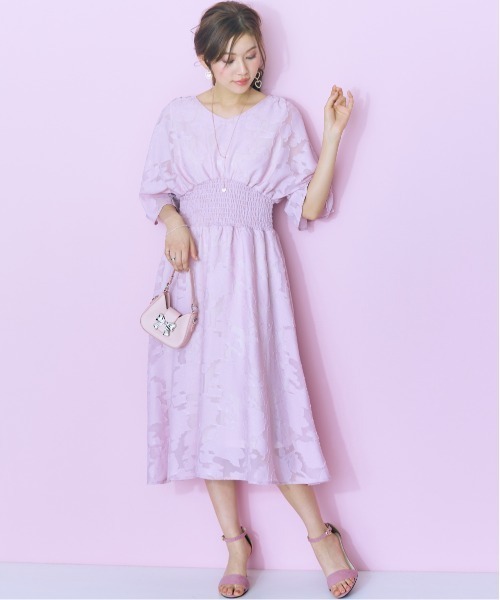 marun（マルン）の「＜大きいサイズ＞ 袖スリットデザイン花柄ワンピース marun（ワンピース・レディース・イエロー系/ブルー系/ピンク系/ネイビー系・L/LL/3L/4L/5L）」の4枚目の写真