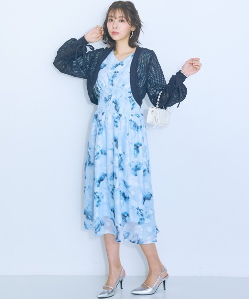 marun（マルン）の「＜大きいサイズ＞ 袖スリットデザイン花柄ワンピース marun（ワンピース・レディース・イエロー系/ブルー系/ピンク系/ネイビー系・L/LL/3L/4L/5L）」の16枚目の写真