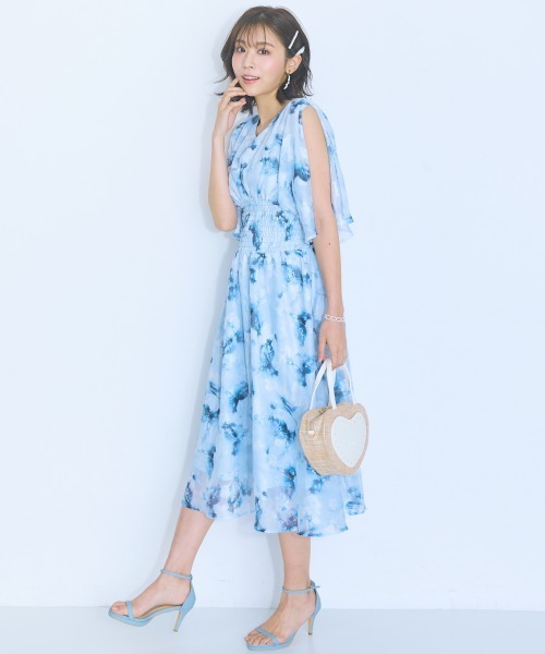 marun（マルン）の「＜大きいサイズ＞ 袖スリットデザイン花柄ワンピース marun（ワンピース・レディース・イエロー系/ブルー系/ピンク系/ネイビー系・L/LL/3L/4L/5L）」の15枚目の写真