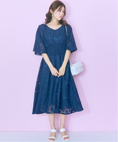 marun（マルン）の「＜大きいサイズ＞ 袖スリットデザイン花柄ワンピース marun（ワンピース・レディース・イエロー系/ブルー系/ピンク系/ネイビー系・L/LL/3L/4L/5L）」の18枚目の写真