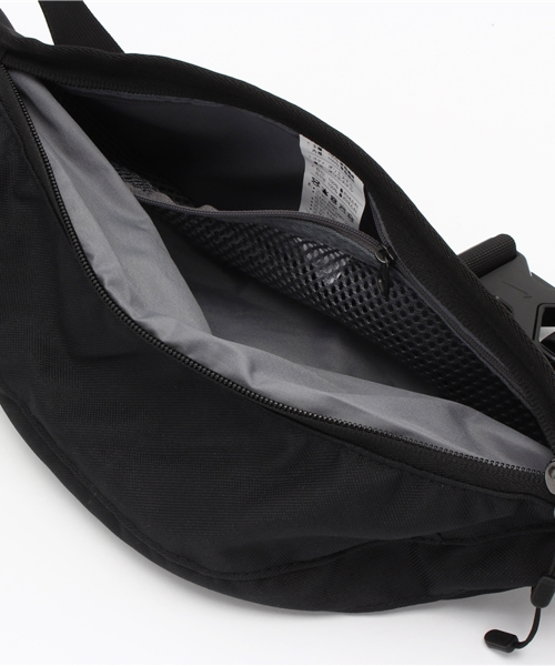 NIKE（ナイキ）の「WEGO/NIKE フッドウエストバック（ボディバッグ/ウエストポーチ・レディース・イエロー/オレンジ/ブラック・FREE）」の7枚目の写真