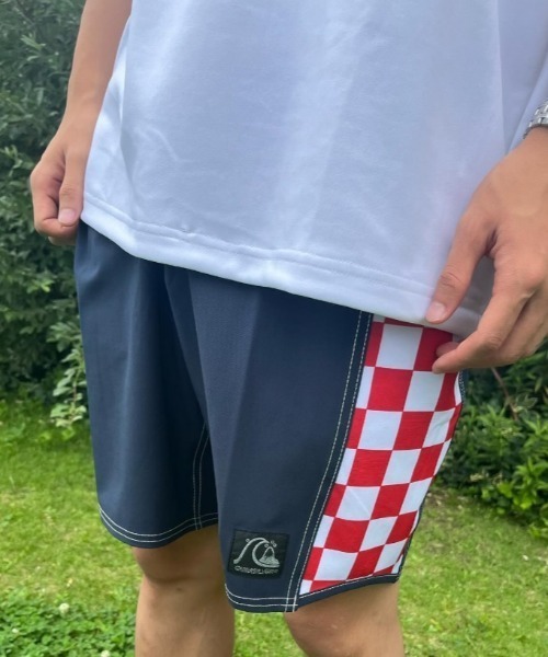 Quiksilver(クイックシルバー)の「TRADE SMITH ST/クイックシルバーバックプリンTI半袖Tシャツ(Tシャツ/カットソー・メンズ・ホワイト/ネイビー/イエロー/チャコールグレー・LARGE/MEDIUM/X-LARGE)」の6枚目の写真