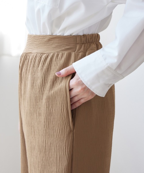 Viola e Viola(ヴィオラエヴィオラ)の「楽ちんきれいセミワイドパンツ(その他パンツ・レディース・カーキ/ブラック/ネイビー/モカ/グレイッシュブルー/テラコッタ・M/L/LL/3L/4L/5L)」の12枚目の写真