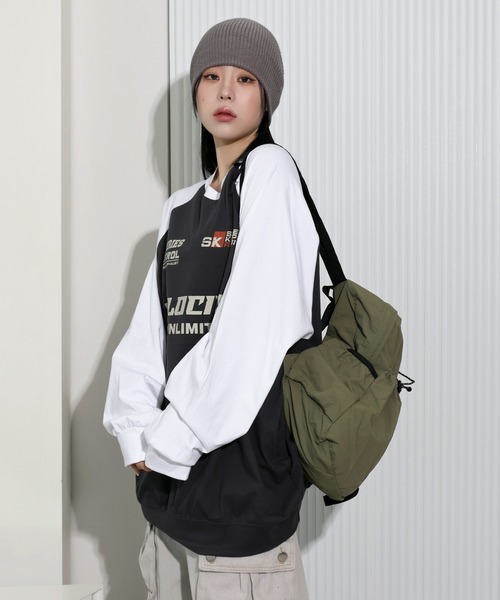 FOLLOWIN（フォロウィン）の「[UNISEX][カップルコーデおススメ!]ストリートオーバールックレタリング配色バシティ長袖ロングTシャツ（Tシャツ/カットソー・レディース・ベージュ/チャコールグレー/グレー/ブルー・FREE）」の6枚目の写真