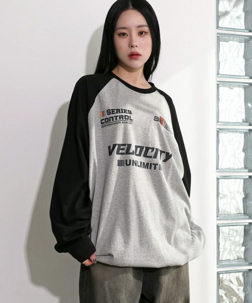 FOLLOWIN（フォロウィン）の「[UNISEX][カップルコーデおススメ!]ストリートオーバールックレタリング配色バシティ長袖ロングTシャツ（Tシャツ/カットソー・レディース・ベージュ/チャコールグレー/グレー/ブルー・FREE）」の12枚目の写真