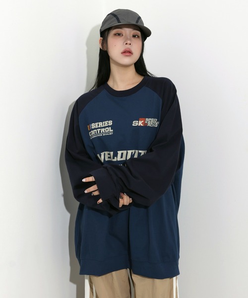 FOLLOWIN（フォロウィン）の「[UNISEX][カップルコーデおススメ!]ストリートオーバールックレタリング配色バシティ長袖ロングTシャツ（Tシャツ/カットソー・レディース・ベージュ/チャコールグレー/グレー/ブルー・FREE）」の22枚目の写真
