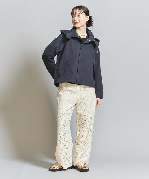 BEAUTY&YOUTH UNITED ARROWS（ビューティーアンドユースユナイテッドアローズ）の「グログランフード マウンテンパーカー -2WAY/撥水加工-（マウンテンパーカー・レディース・ベージュ/ネイビー/オフホワイト・XS/S/L/M）」の16枚目の写真