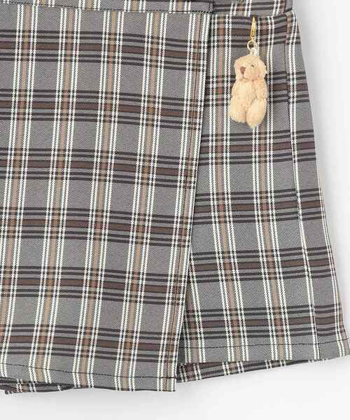 SHOO・LA・RUE（シューラルー）の「◆【110-140cm】クマチャーム付きチェックスカパン（その他パンツ・キッズ・ブラック系1/サックスブルー系1・11/14/13/12）」の10枚目の写真