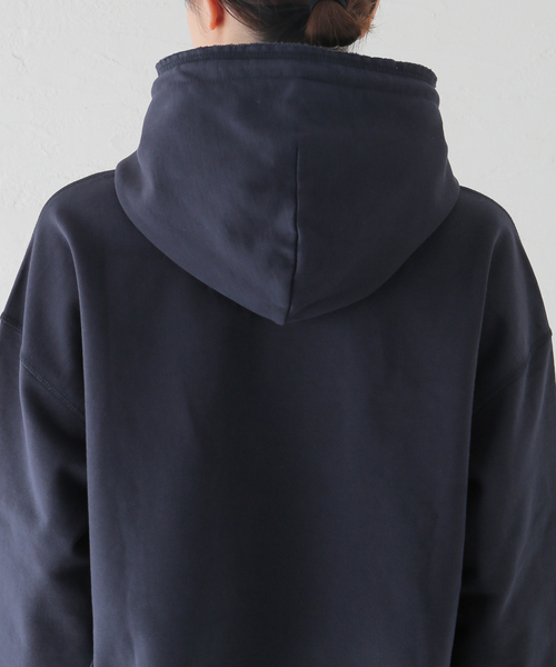 U by SPICK&SPAN（ユーバイスピックアンドスパン）の「【GANNI / ガニー】 Isoli Cropped Oversized Hoodie（パーカー・レディース・ネイビー・FREE）」の17枚目の写真