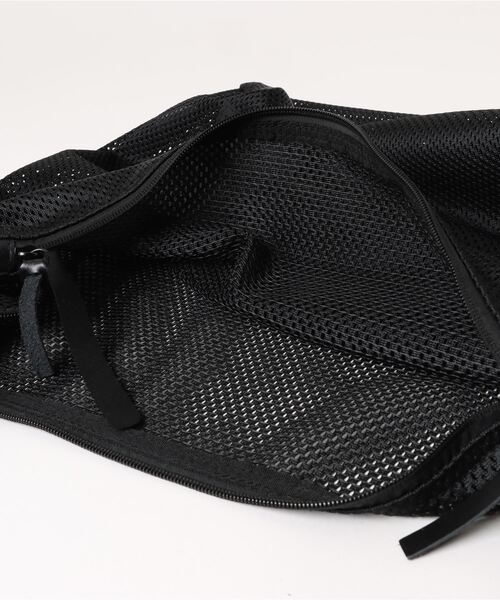 ADAM PATEK(アダムパテック)の「《ADAM PATEK》 mesh shoulder bag/メッシュショルダーバッグ(ショルダーバッグ・メンズ・ブラック・FREE)」の4枚目の写真