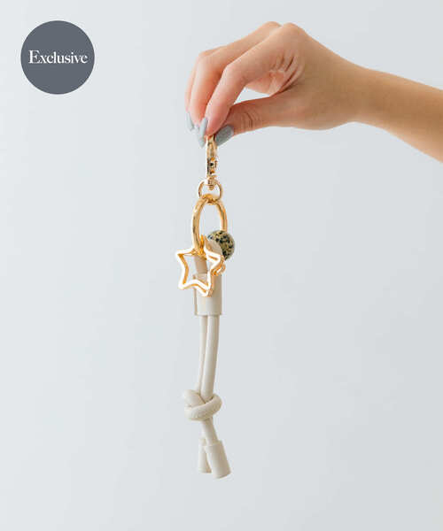 RODE SKO(ロデスコ)の「『別注』Hashibami×RODESKO レザーチャーム(キーホルダー・レディース・ベージュ/ブラック/オフホワイト・ONE)」の2枚目の写真