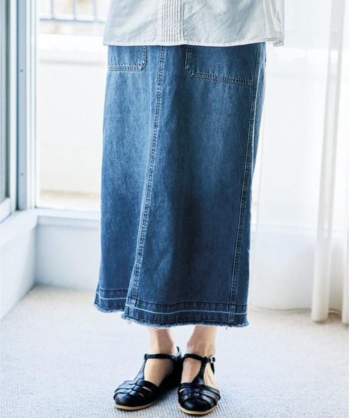 and myera(アンド マイラ)の「and myera 台形のデニムスカート(デニムスカート・レディース・ブルー・MEDIUM/LARGE/X-LARGE/SMALL)」の1枚目の写真