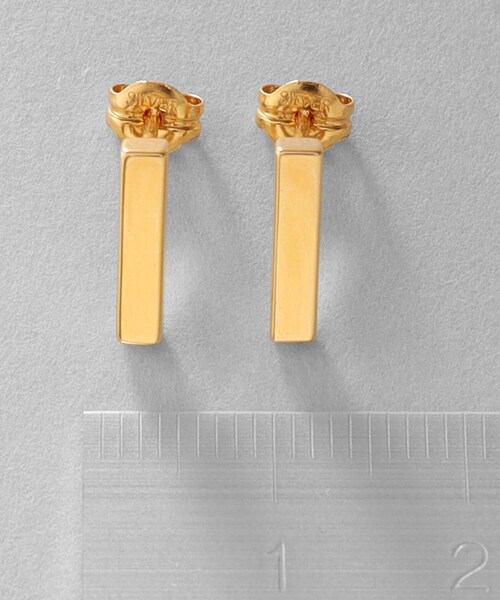 COCOSHNIK ONKITSCH(ココシュニックオンキッチュ)の「シルバー レクタングル スタッドピアス GP(ピアス(両耳用)・レディース・ゴールド・00)」の5枚目の写真