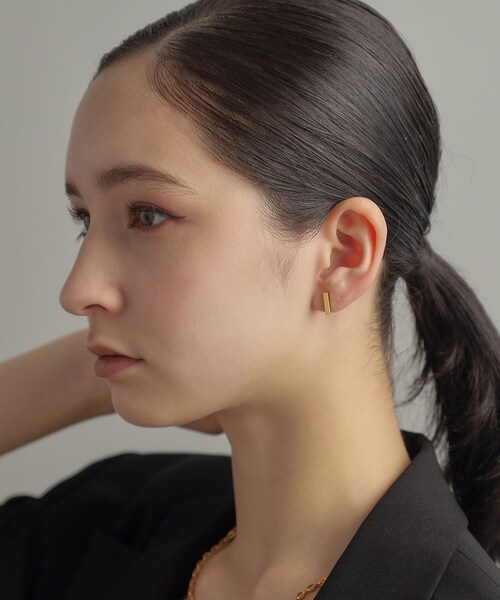 COCOSHNIK ONKITSCH(ココシュニックオンキッチュ)の「シルバー レクタングル スタッドピアス GP(ピアス(両耳用)・レディース・ゴールド・00)」の10枚目の写真