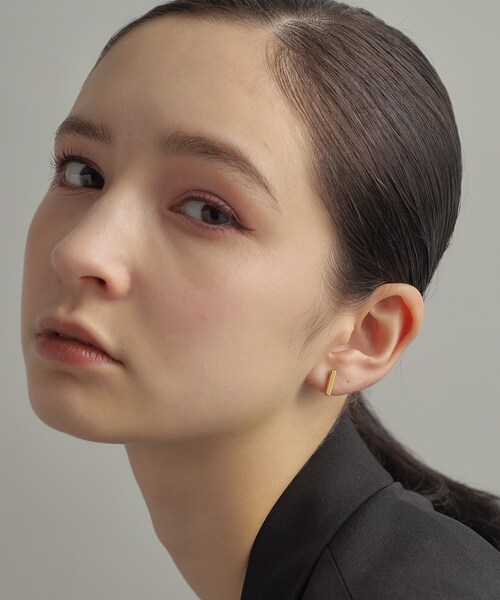 COCOSHNIK ONKITSCH(ココシュニックオンキッチュ)の「シルバー レクタングル スタッドピアス GP(ピアス(両耳用)・レディース・ゴールド・00)」の11枚目の写真