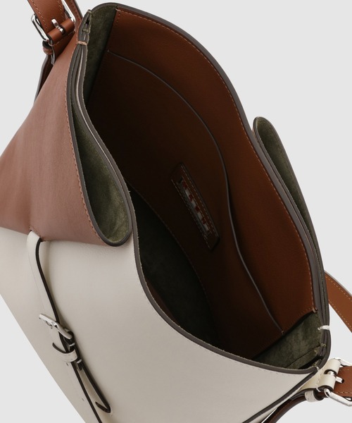 コントラストが描くフォルム【MARNI】リバース ホーボーバッグ MARNI(マルニ)】 Reverse ホーボーバッグ｜PARIGOT ONLINE
