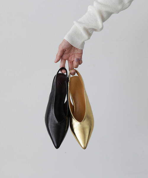 N.（N. Natural Beauty Basic）（エヌエヌナチュラルビューティーベーシック）の「◆ポインテッドバックストラップパンプス（パンプス・レディース・ゴールド/ブラック・22.5/23.5/24.5）」の3枚目の写真