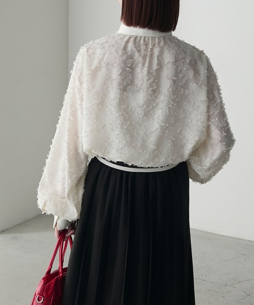 BONLECILL noir（ボンルシールノワール）の「【BONLECILL noir】2way フリンジジャガードパールボタン クレリックブラウス（シャツ/ブラウス・レディース・アイボリー/ブラック・FREE）」の11枚目の写真