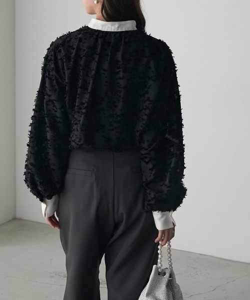 BONLECILL noir（ボンルシールノワール）の「【BONLECILL noir】2way フリンジジャガードパールボタン クレリックブラウス（シャツ/ブラウス・レディース・アイボリー/ブラック・FREE）」の6枚目の写真