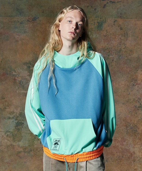 glamb(グラム)の「Crossover Hoodie / クロスオーバーフーディ(パーカー・メンズ・ブラック/ベージュ/ミント・S/M/L)」の3枚目の写真