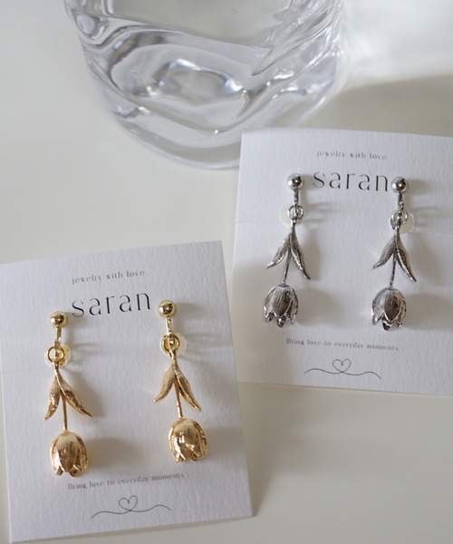 CERCA(チェルカ)の「saran jewelry/キュート フラワー イヤリング(イヤリング・レディース・ゴールド/シルバー・FREE)」の3枚目の写真