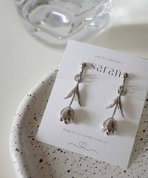CERCA(チェルカ)の「saran jewelry/キュート フラワー イヤリング(イヤリング・レディース・ゴールド/シルバー・FREE)」の7枚目の写真