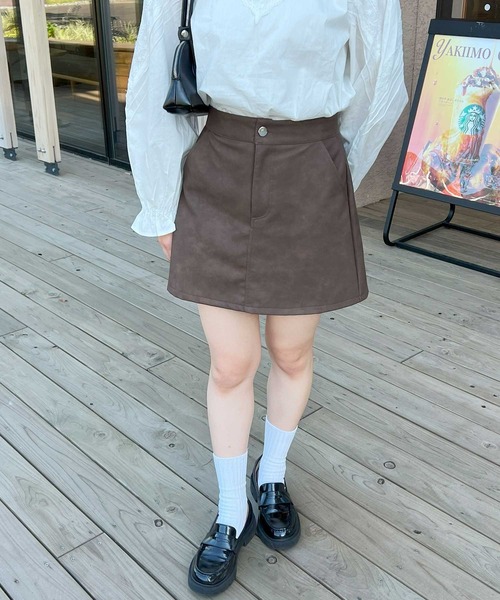 frunco(フランコ)の「マットレザー台形ミニスカート(スカート・レディース・ブラック/グレー/ブラウン・MEDIUM)」の22枚目の写真