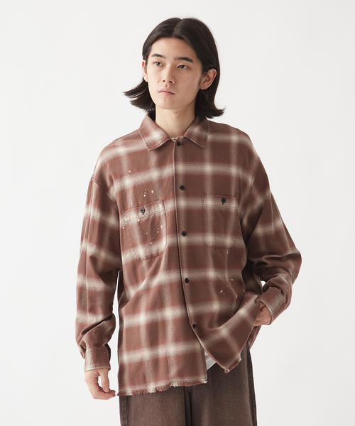 B.C STOCK(ベーセーストック)の「OMBRE DAMAGE シャツ(シャツ/ブラウス・メンズ・ブルー系その他/レッド/ブラック/ブラック系その他・LARGE/MEDIUM)」の3枚目の写真