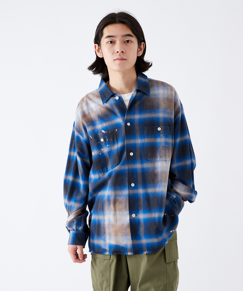 B.C STOCK(ベーセーストック)の「OMBRE DAMAGE シャツ(シャツ/ブラウス・メンズ・ブルー系その他/レッド/ブラック/ブラック系その他・LARGE/MEDIUM)」の4枚目の写真