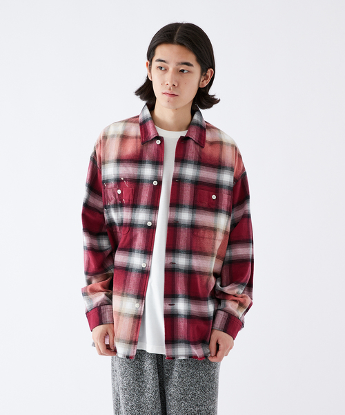 B.C STOCK(ベーセーストック)の「OMBRE DAMAGE シャツ(シャツ/ブラウス・メンズ・ブルー系その他/レッド/ブラック/ブラック系その他・LARGE/MEDIUM)」の15枚目の写真