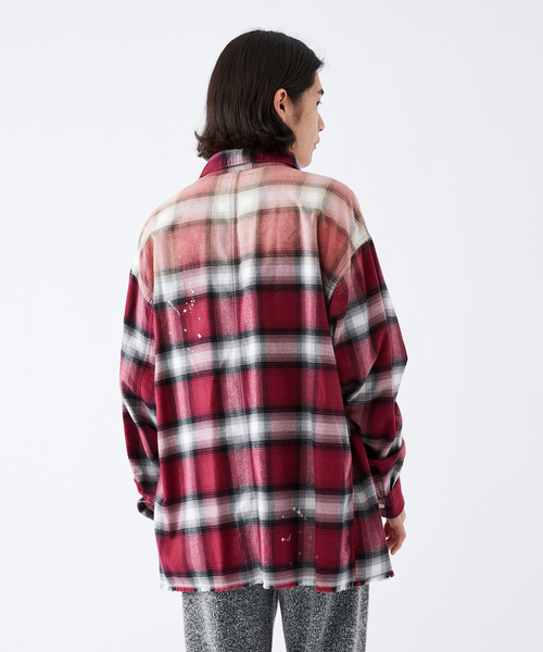 B.C STOCK(ベーセーストック)の「OMBRE DAMAGE シャツ(シャツ/ブラウス・メンズ・ブルー系その他/レッド/ブラック/ブラック系その他・LARGE/MEDIUM)」の17枚目の写真