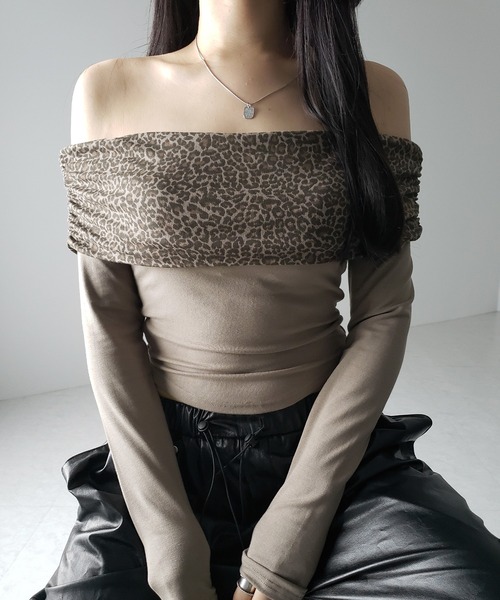 me+em select（ミームセレクト）の「【 ２color 】レオパードワイドオフショルカットソートップス ／ leopard wide off-shoulder cutsew tops（Tシャツ/カットソー・レディース・ブラウン/グレー・FREE）」の16枚目の写真