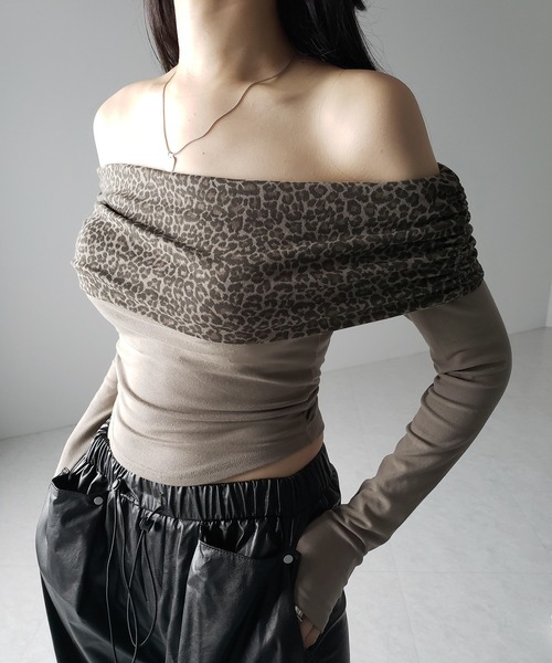 me+em select（ミームセレクト）の「【 ２color 】レオパードワイドオフショルカットソートップス ／ leopard wide off-shoulder cutsew tops（Tシャツ/カットソー・レディース・ブラウン/グレー・FREE）」の14枚目の写真