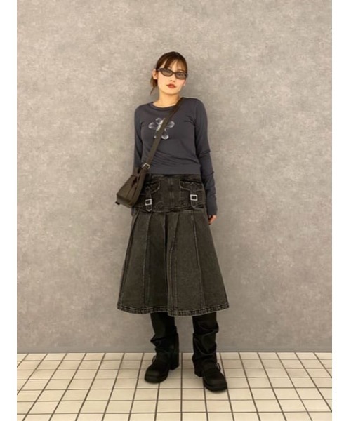 LAGUA GEM(ラグアジェム)の「FLOWER PRINT ロングTシャツ(Tシャツ/カットソー・レディース・ブラウン/ブラック/チャコールグレー・FREE)」の13枚目の写真