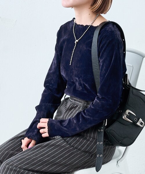 w closet（ダブルクローゼット）の「ベロアシアーカットソー（Tシャツ/カットソー・レディース・アイボリー/ブラック/ネイビー・FREE）」の3枚目の写真