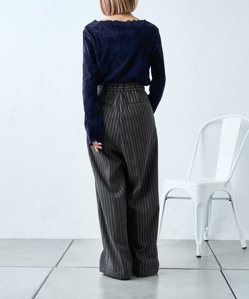 w closet（ダブルクローゼット）の「ベロアシアーカットソー（Tシャツ/カットソー・レディース・アイボリー/ブラック/ネイビー・FREE）」の13枚目の写真