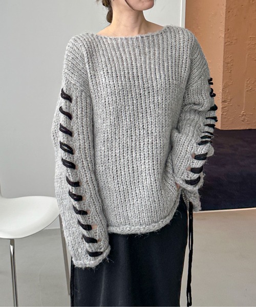 feepur（フェピュール）の「【ハンドウォッシャブル】レースアップオーバーニット（ニット/セーター・レディース・アイボリー/ブラック/グレー・MEDIUM）」の10枚目の写真