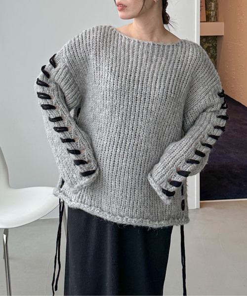 feepur（フェピュール）の「【ハンドウォッシャブル】レースアップオーバーニット（ニット/セーター・レディース・アイボリー/ブラック/グレー・MEDIUM）」の11枚目の写真