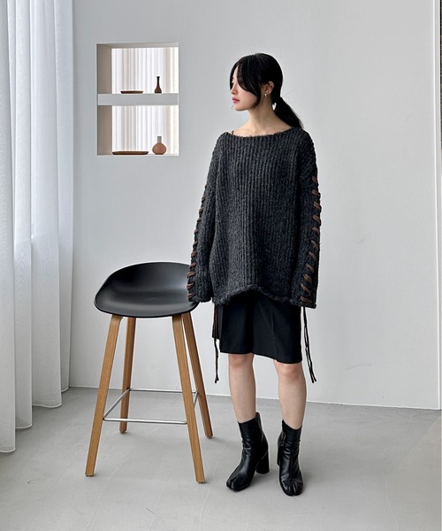 feepur（フェピュール）の「【ハンドウォッシャブル】レースアップオーバーニット（ニット/セーター・レディース・アイボリー/ブラック/グレー・MEDIUM）」の20枚目の写真