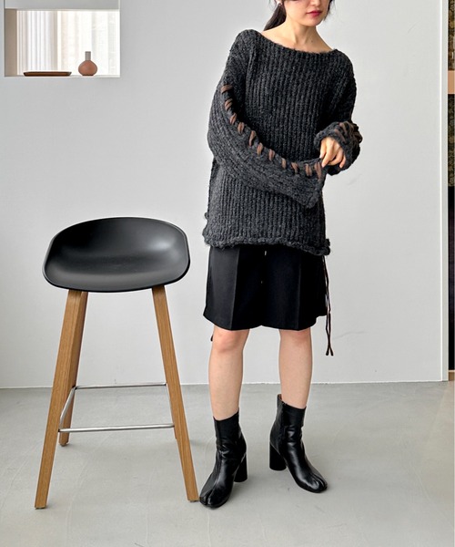 feepur（フェピュール）の「【ハンドウォッシャブル】レースアップオーバーニット（ニット/セーター・レディース・アイボリー/ブラック/グレー・MEDIUM）」の19枚目の写真