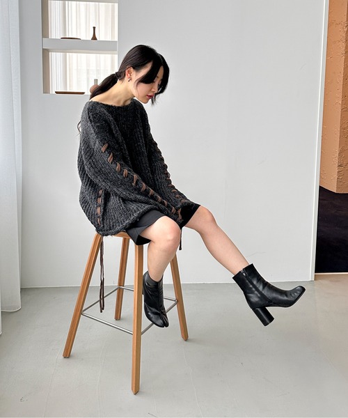 feepur（フェピュール）の「【ハンドウォッシャブル】レースアップオーバーニット（ニット/セーター・レディース・アイボリー/ブラック/グレー・MEDIUM）」の22枚目の写真