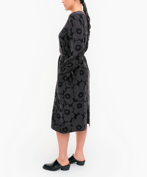 marimekko(マリメッコ)の「Lahjat Unikko / dress(ワンピース・レディース・ブラック・36/34/38)」の5枚目の写真