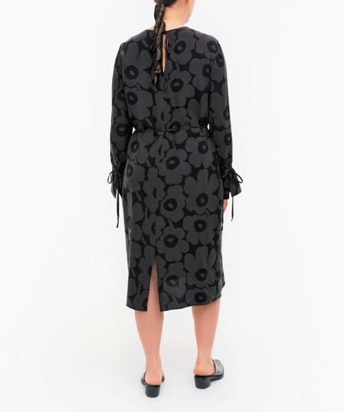 marimekko(マリメッコ)の「Lahjat Unikko / dress(ワンピース・レディース・ブラック・36/34/38)」の11枚目の写真