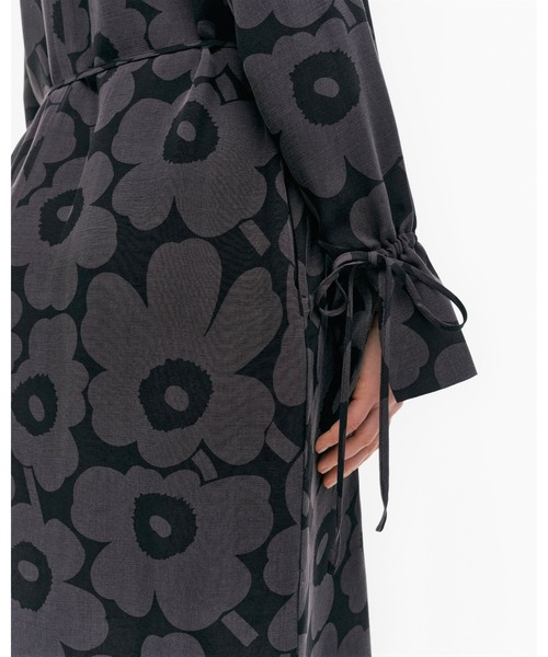marimekko(マリメッコ)の「Lahjat Unikko / dress(ワンピース・レディース・ブラック・36/34/38)」の12枚目の写真