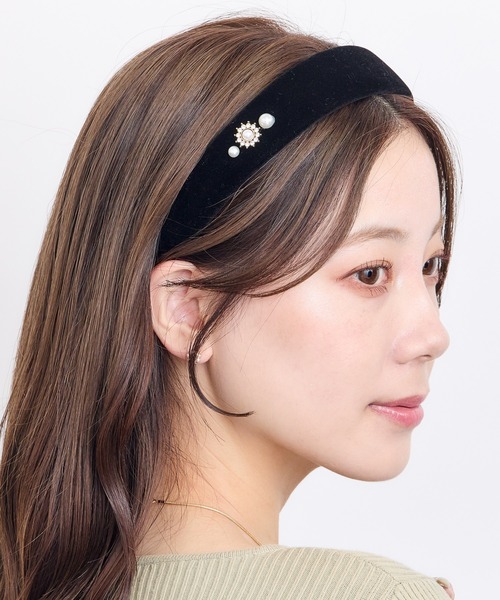 セール】ZOZOTOWN限定 パールビジュー付きベロアカチューシャ