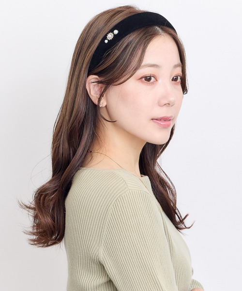 ベロアカチューシャ セール】パールビジュー付きベロアカチューシャ（カチューシャ