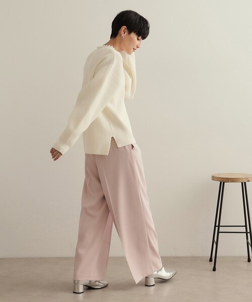 OPAQUE.CLIP(オペークドットクリップ)の「パール調ボタン付ニット【洗濯機洗い可/抗ピル】(ニット/セーター・レディース・ホワイト/ブラック/イエロー系その他/サックスブルー・38/40/42)」の7枚目の写真