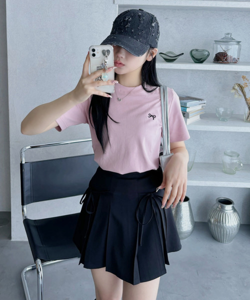 Ada.(エイダ)の「リボン ワンポイント 刺繍 半袖 Tシャツ(Tシャツ/カットソー・レディース・ホワイト/ピンク/チャコール・FREE)」の15枚目の写真