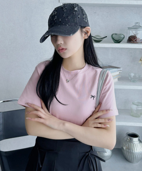Ada.(エイダ)の「リボン ワンポイント 刺繍 半袖 Tシャツ(Tシャツ/カットソー・レディース・ホワイト/ピンク/チャコール・FREE)」の16枚目の写真